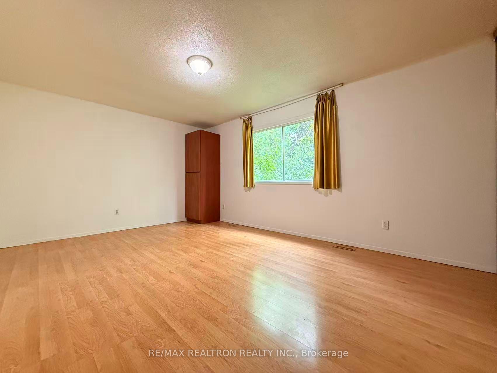 Photo 8 of Unit Upper, 2 Plum Brook Crescent, Scarborough, Agincourt South-Malvern West — HOMEH
