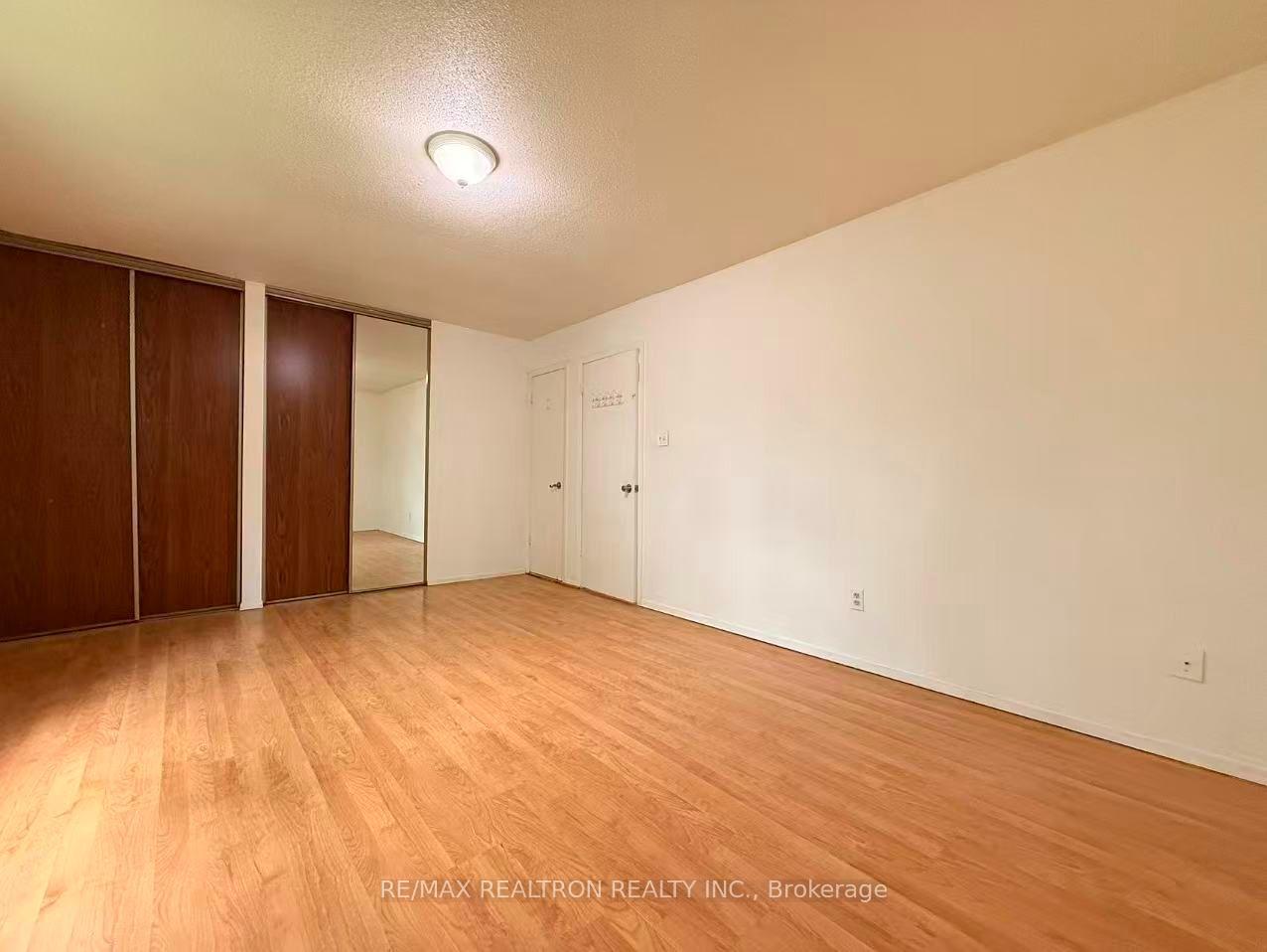 Photo 9 of Unit Upper, 2 Plum Brook Crescent, Scarborough, Agincourt South-Malvern West — HOMEH