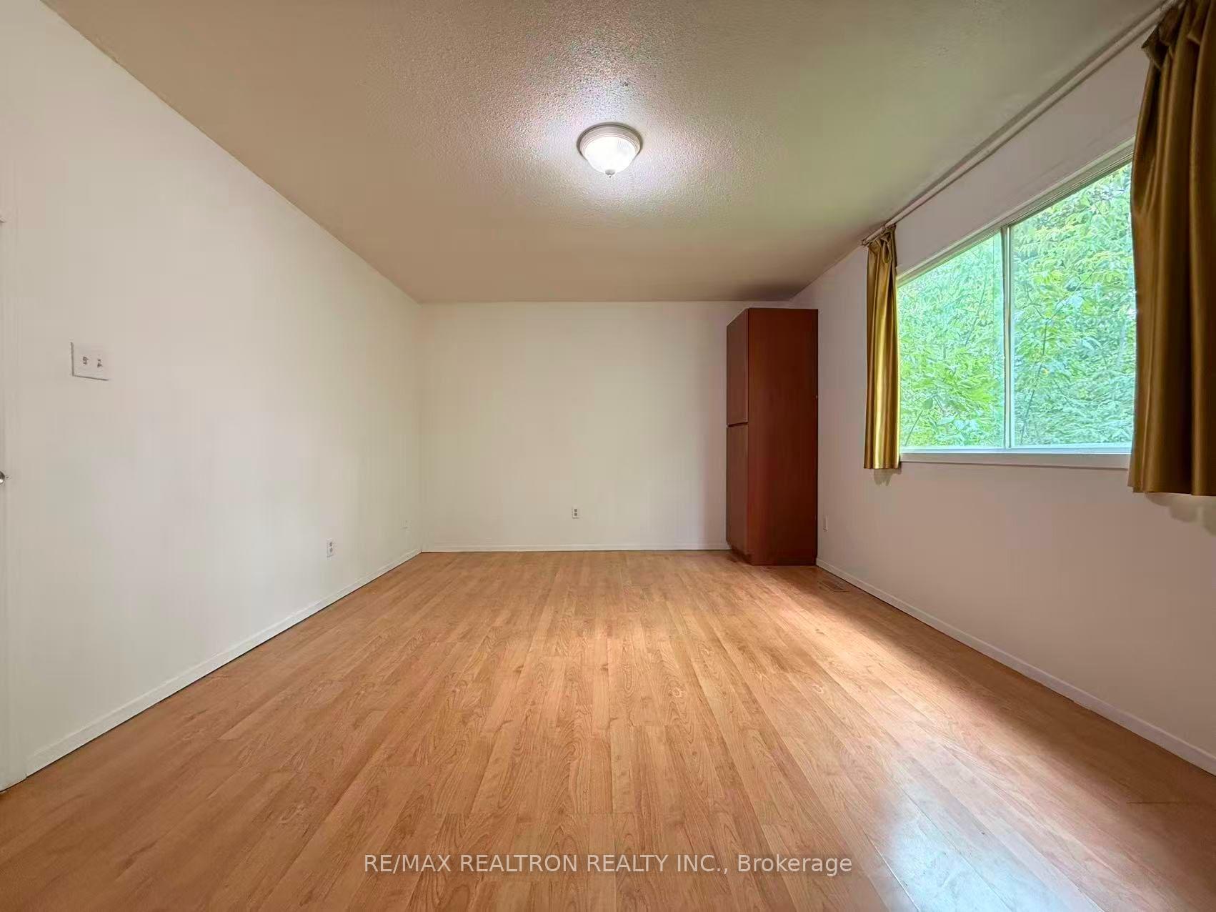 Photo 10 of Unit Upper, 2 Plum Brook Crescent, Scarborough, Agincourt South-Malvern West — HOMEH