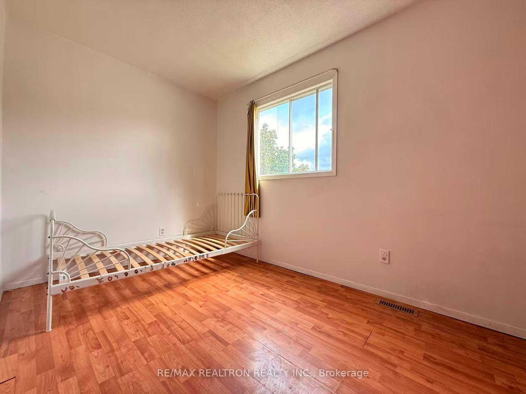 Photo 15 of Unit Upper, 2 Plum Brook Crescent, Scarborough, Agincourt South-Malvern West — HOMEH