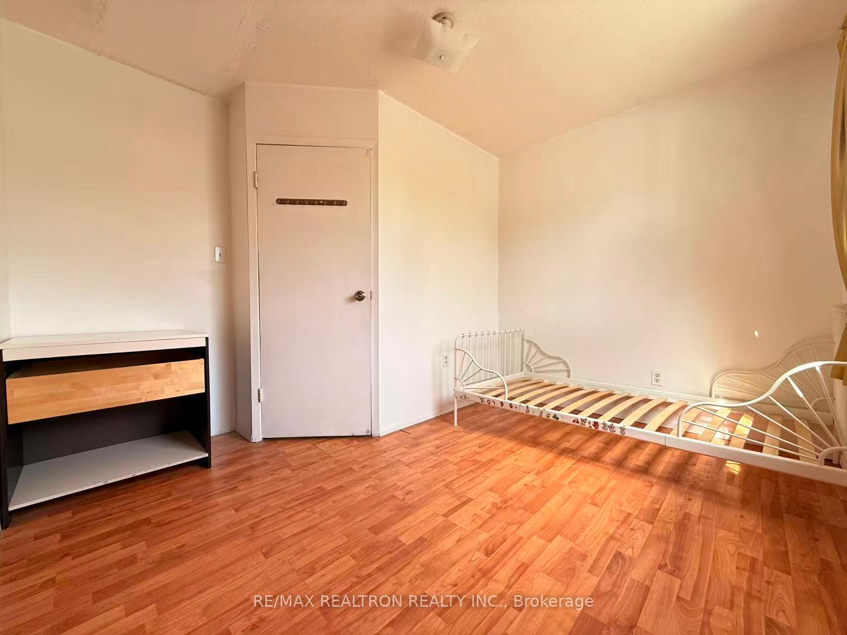 Photo 16 of Unit Upper, 2 Plum Brook Crescent, Scarborough, Agincourt South-Malvern West — HOMEH