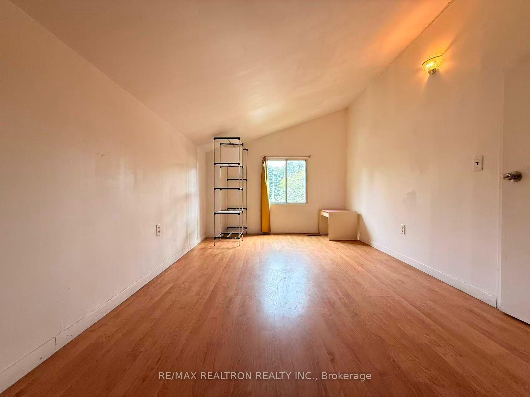 Photo 20 of Unit Upper, 2 Plum Brook Crescent, Scarborough, Agincourt South-Malvern West — HOMEH