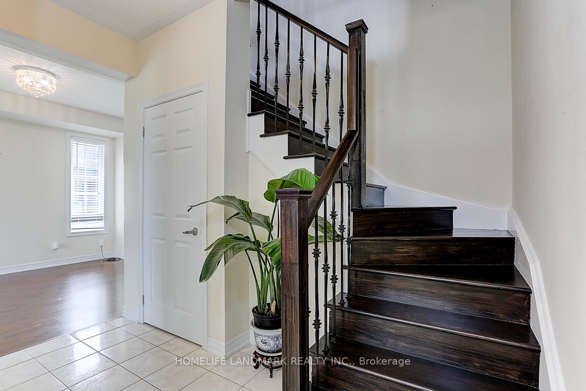 Photo 3 of 10 Paper Birch Drive, Markham, Cornell — HOMEH