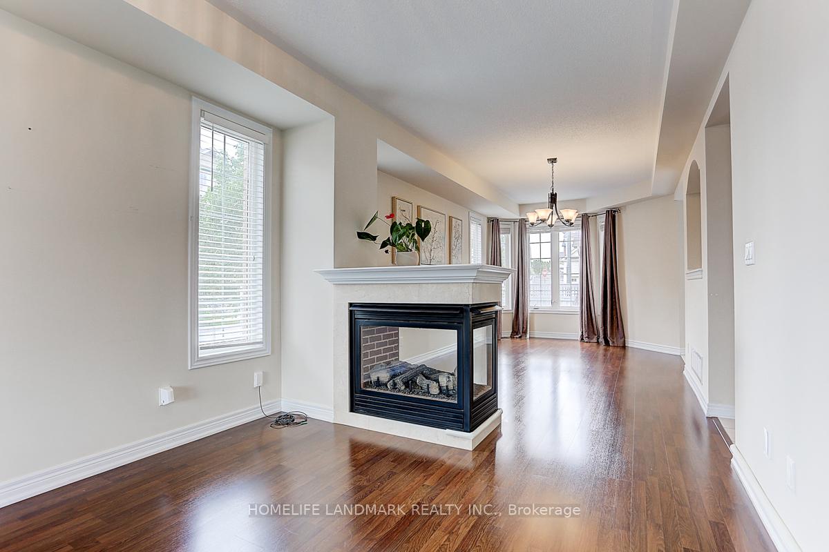 Photo 5 of 10 Paper Birch Drive, Markham, Cornell — HOMEH