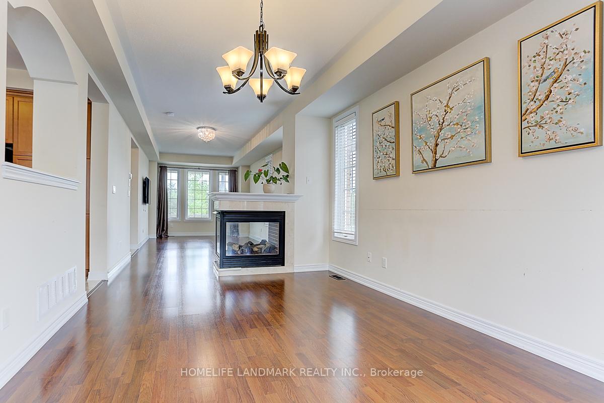 Photo 8 of 10 Paper Birch Drive, Markham, Cornell — HOMEH