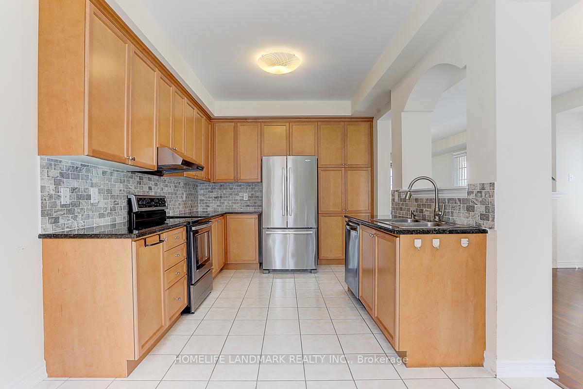 Photo 11 of 10 Paper Birch Drive, Markham, Cornell — HOMEH