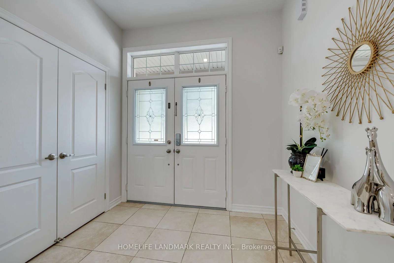 Photo 5 of 2462 Pine Glen Road, Oakville, Westmount — HOMEH