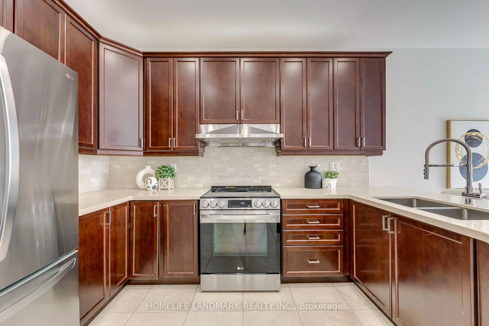 Photo 16 of 2462 Pine Glen Road, Oakville, Westmount — HOMEH