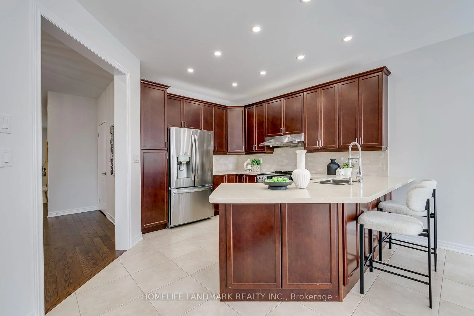 Photo 18 of 2462 Pine Glen Road, Oakville, Westmount — HOMEH