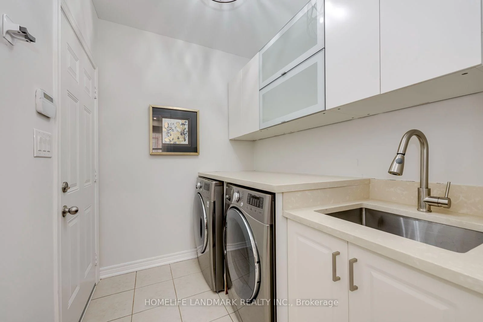Photo 25 of 2462 Pine Glen Road, Oakville, Westmount — HOMEH