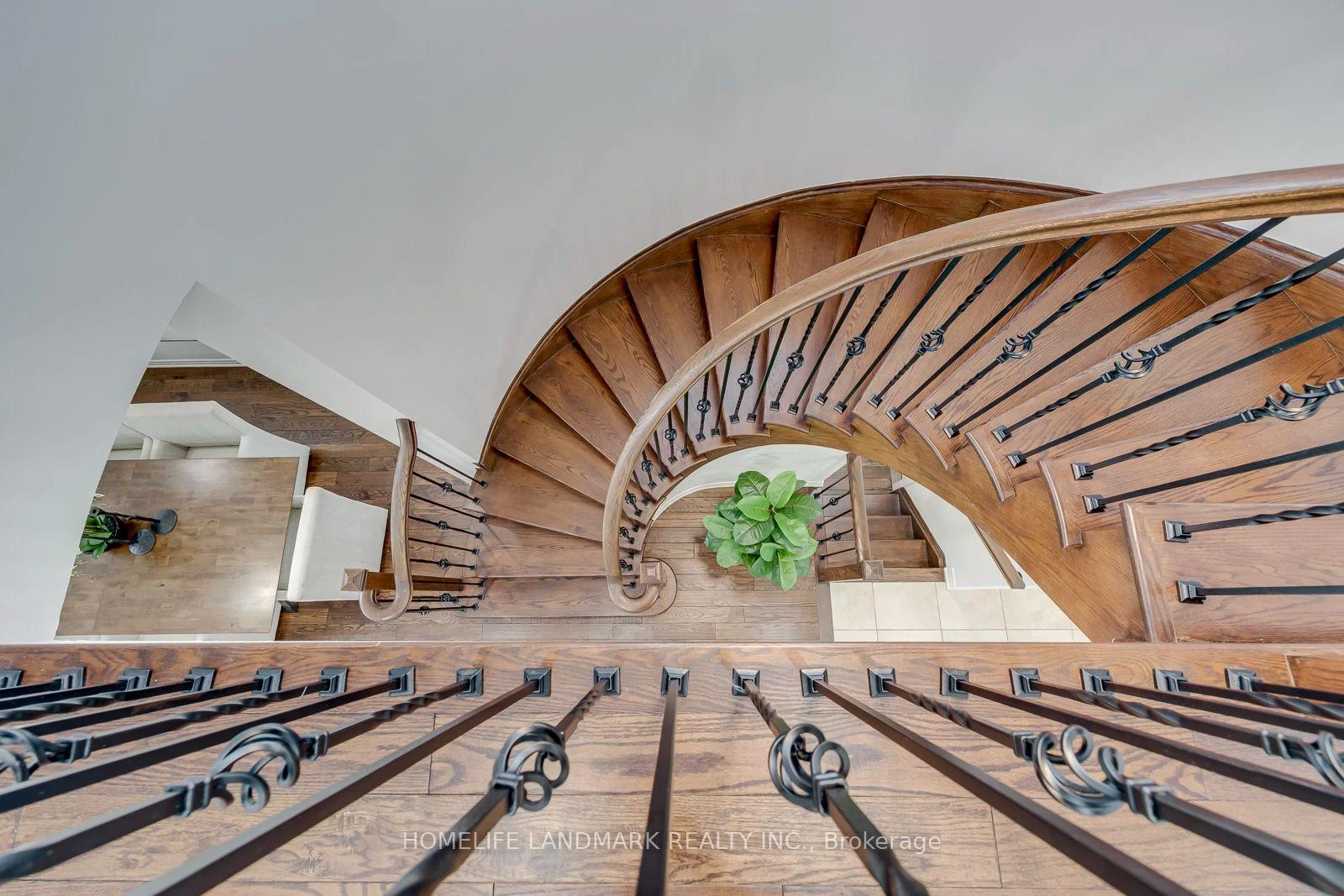 Photo 27 of 2462 Pine Glen Road, Oakville, Westmount — HOMEH