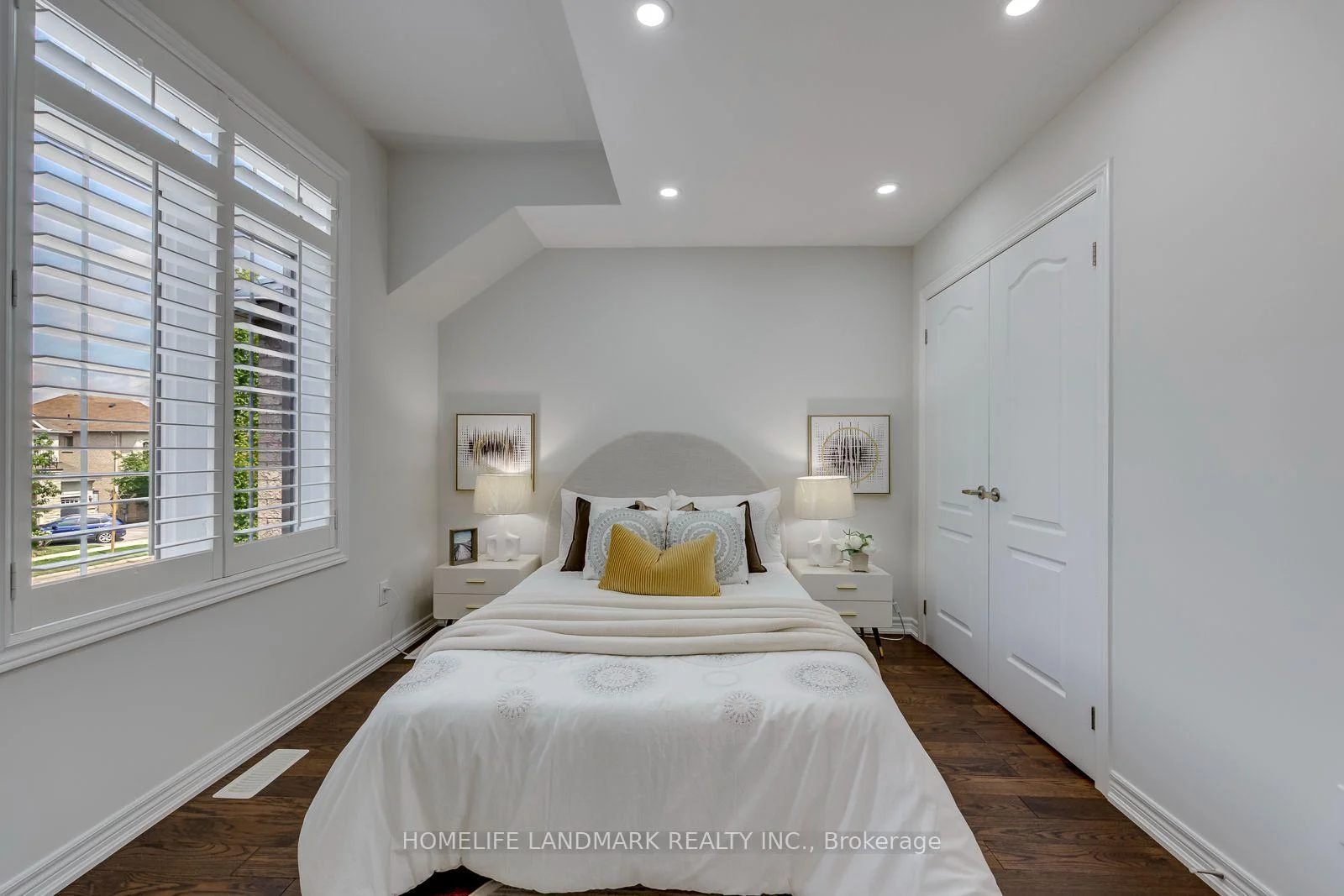 Photo 36 of 2462 Pine Glen Road, Oakville, Westmount — HOMEH