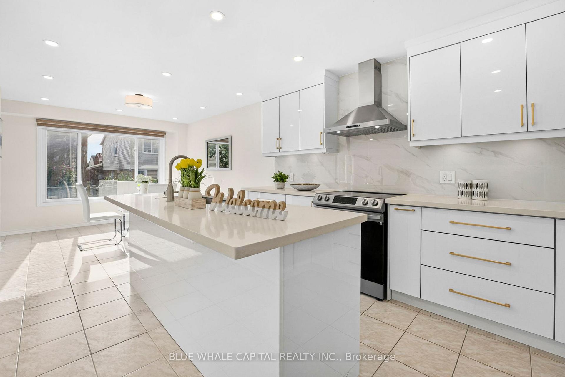 Photo 18 of 61 Holmbush Crescent, Scarborough, Steeles — HOMEH