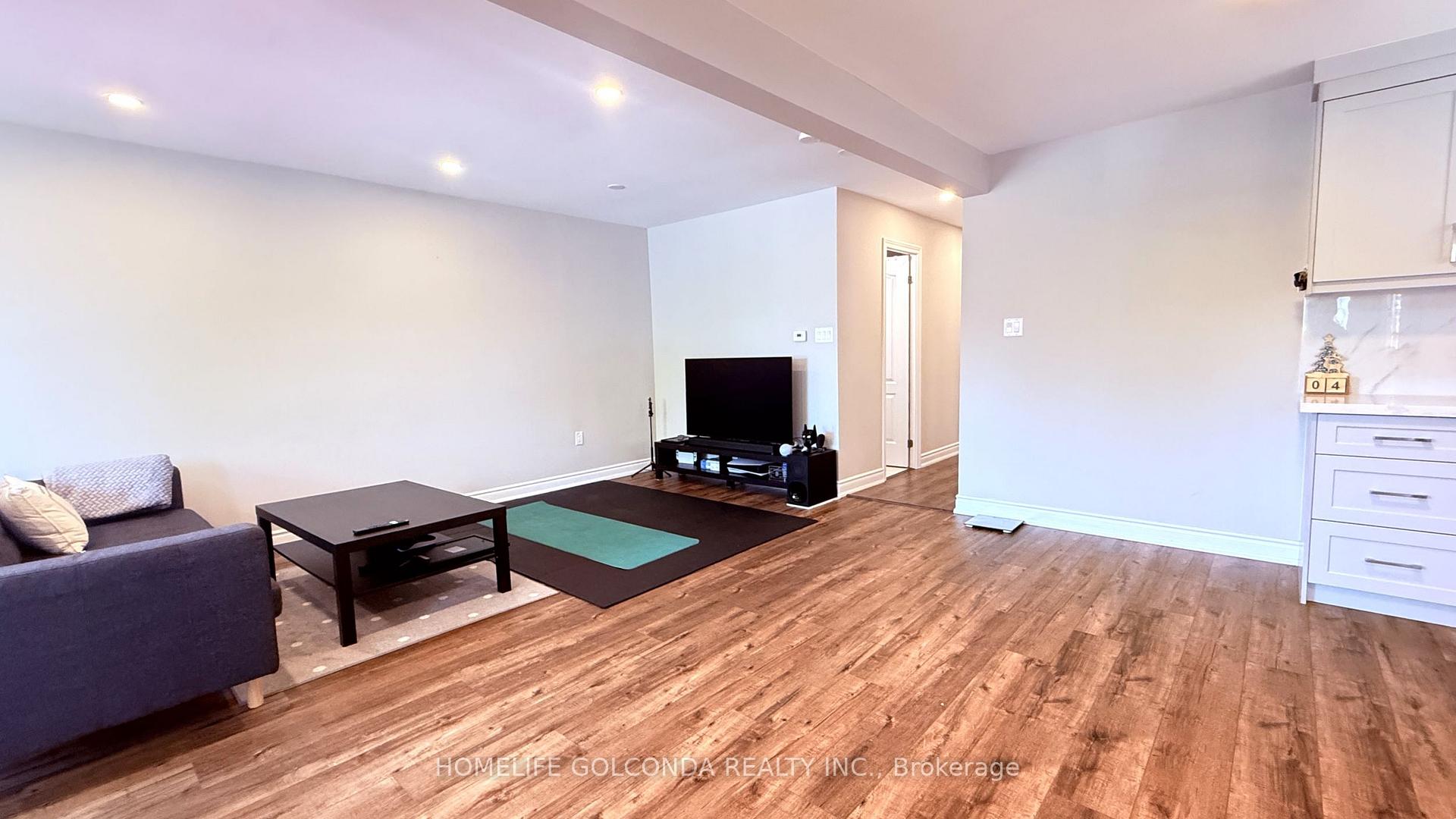 Photo 4 of 30 Heatherside Main Fl Drive, Scarborough, L'Amoreaux — HOMEH