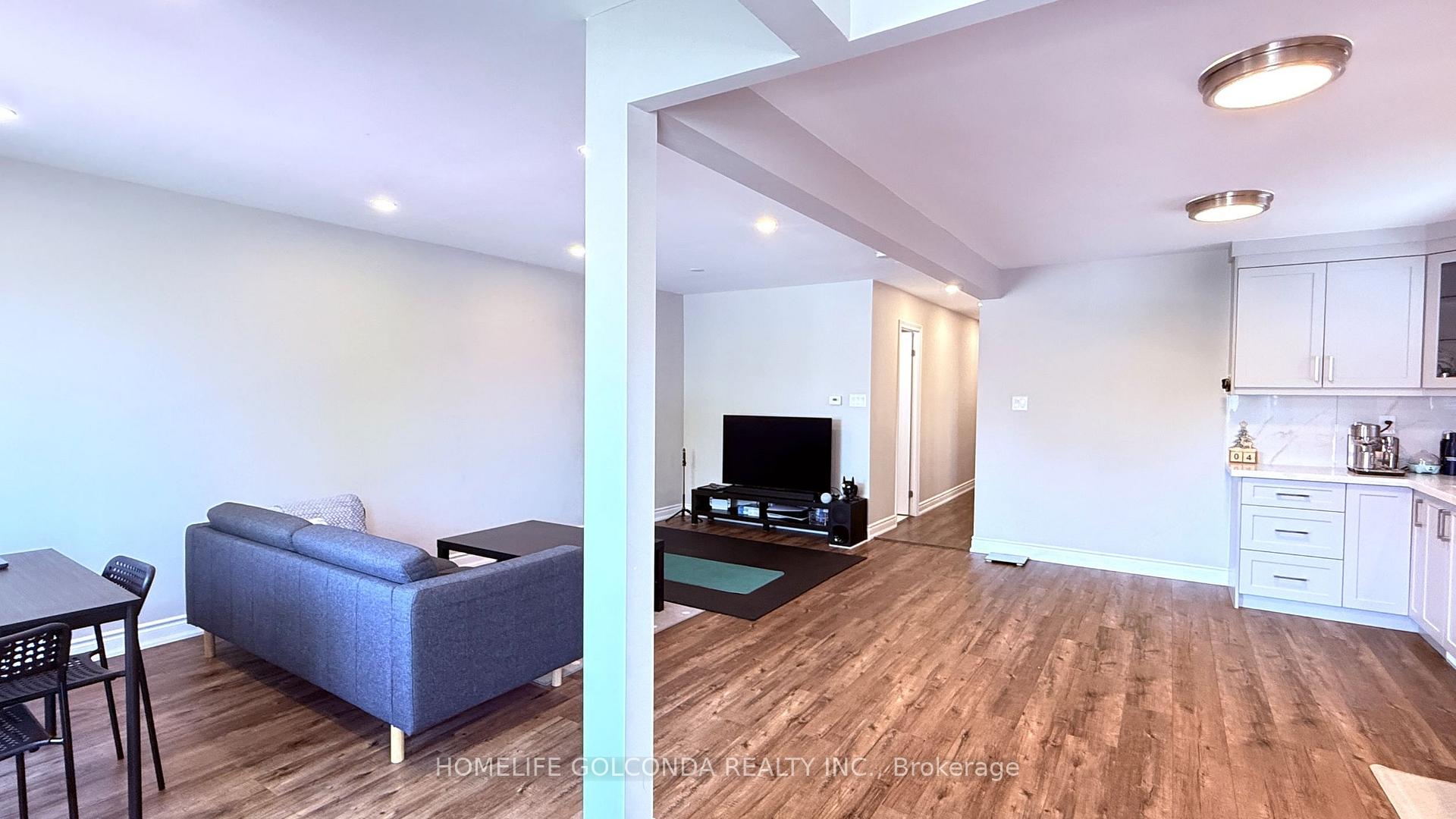 Photo 5 of 30 Heatherside Main Fl Drive, Scarborough, L'Amoreaux — HOMEH