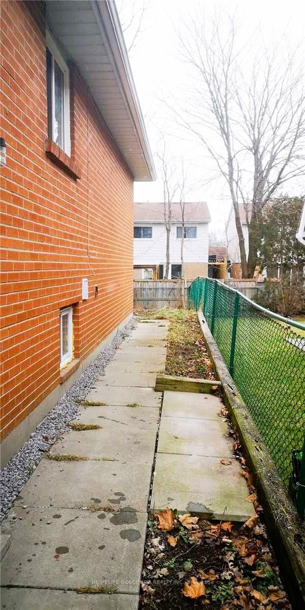 Photo 14 of 30 Heatherside Main Fl Drive, Scarborough, L'Amoreaux — HOMEH
