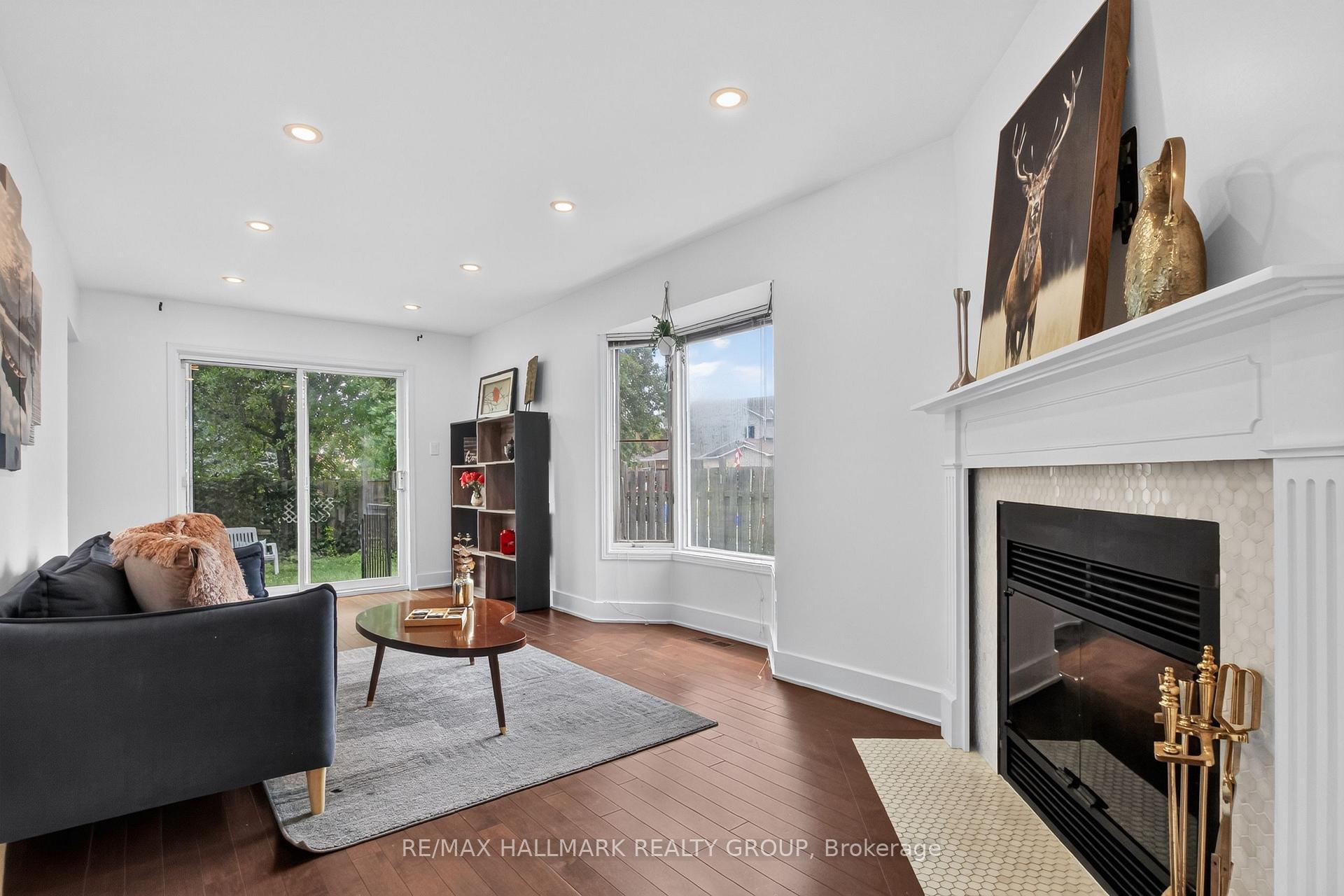 Photo 10 of 23 Whitegate Crescent, Ottawa, Barrhaven - Longfields — HOMEH
