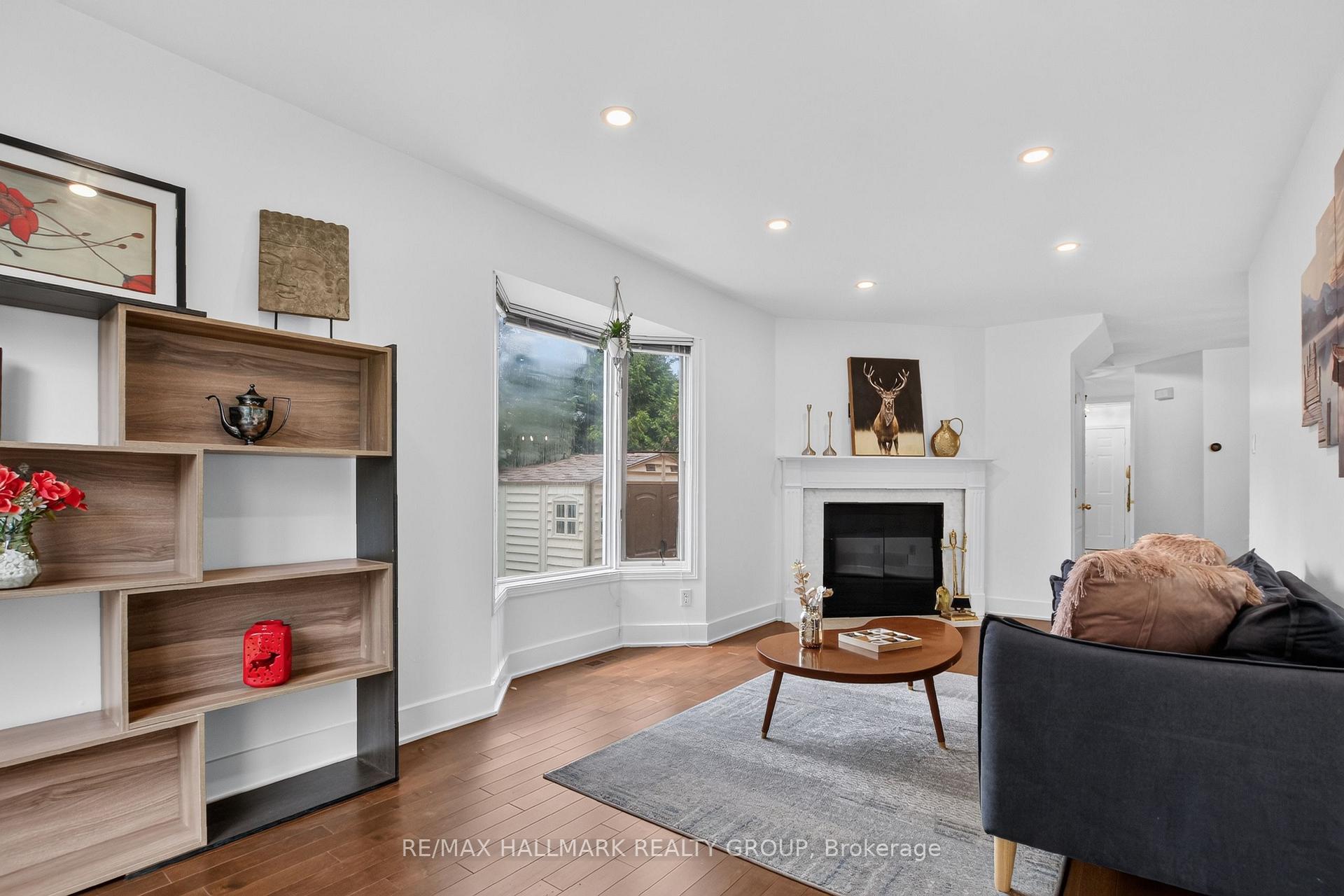 Photo 11 of 23 Whitegate Crescent, Ottawa, Barrhaven - Longfields — HOMEH