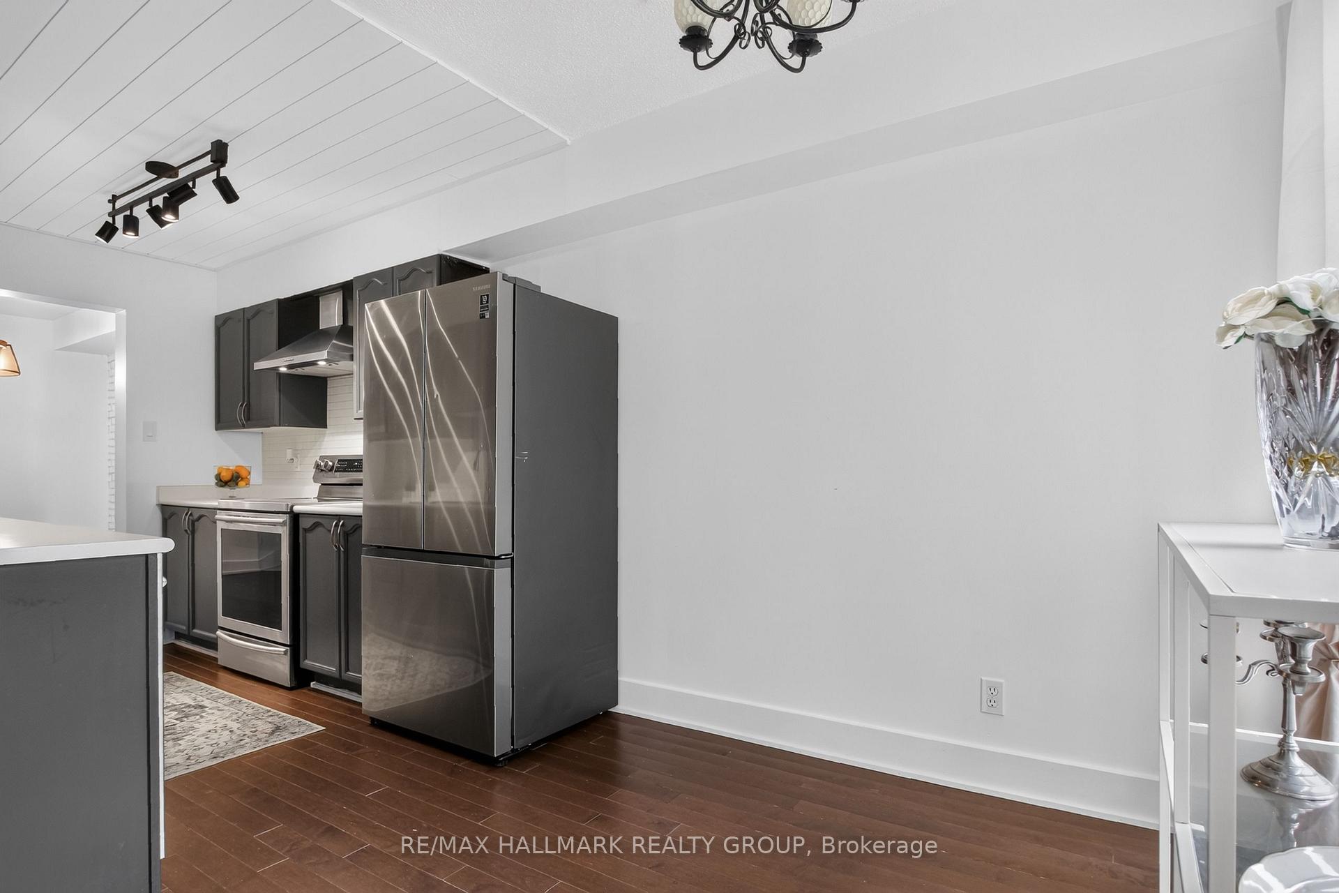 Photo 15 of 23 Whitegate Crescent, Ottawa, Barrhaven - Longfields — HOMEH