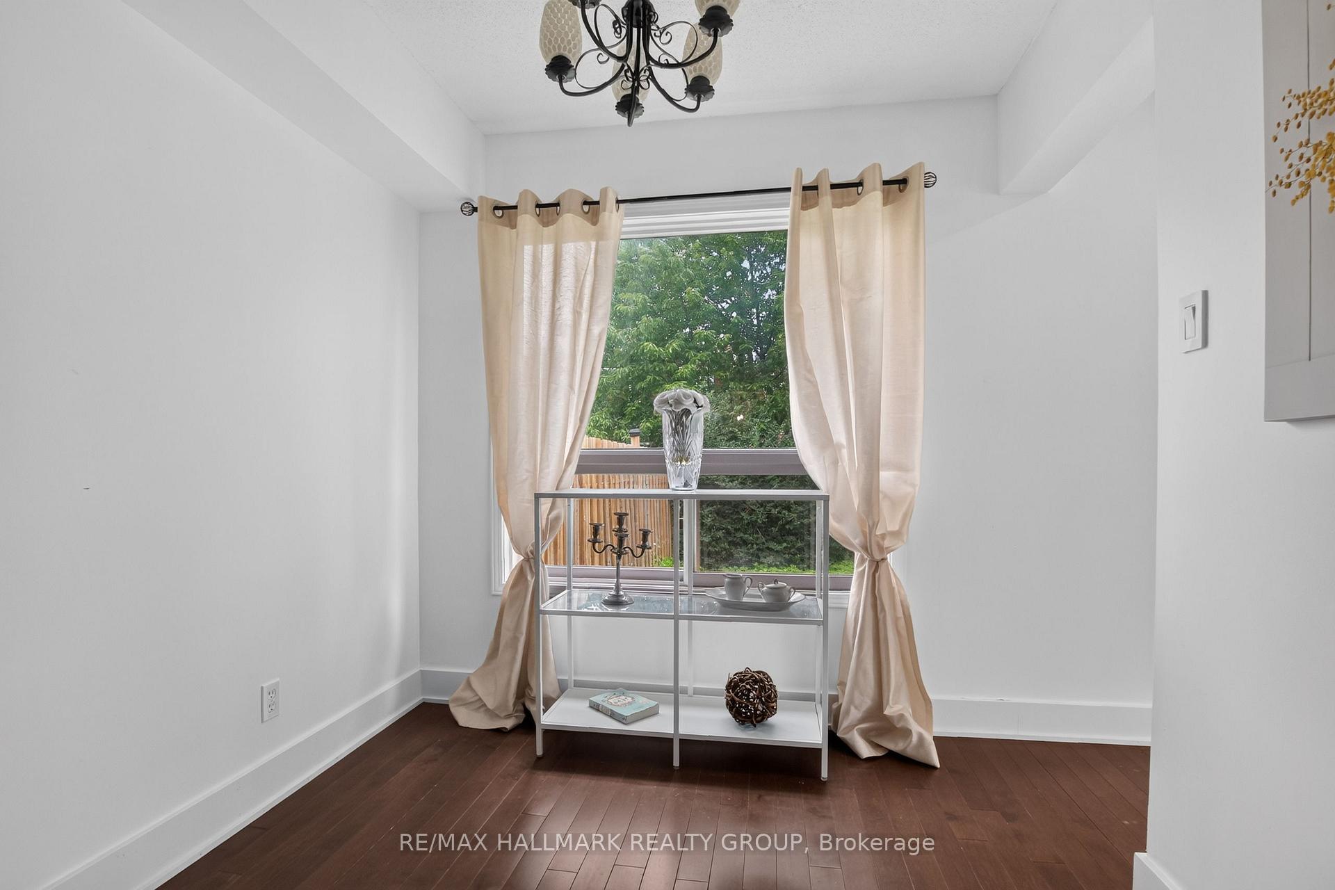 Photo 16 of 23 Whitegate Crescent, Ottawa, Barrhaven - Longfields — HOMEH