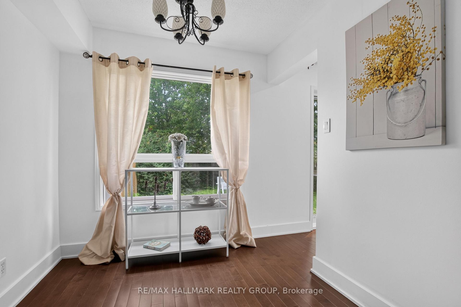 Photo 17 of 23 Whitegate Crescent, Ottawa, Barrhaven - Longfields — HOMEH