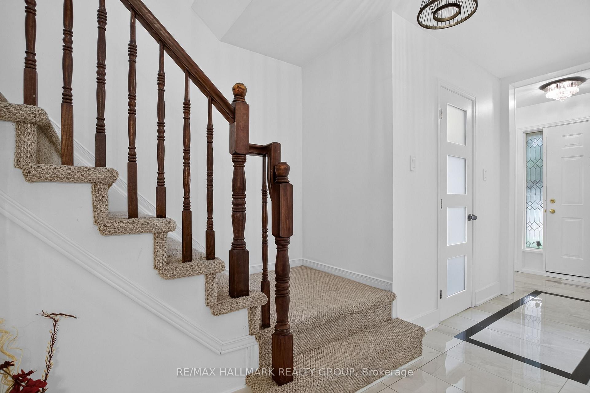 Photo 25 of 23 Whitegate Crescent, Ottawa, Barrhaven - Longfields — HOMEH
