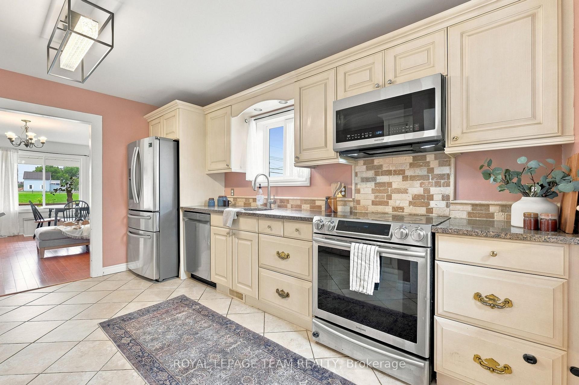 Photo 15 of 604 County Road 2, Edwardsburgh/Cardinal, Town of Cardinal — HOMEH