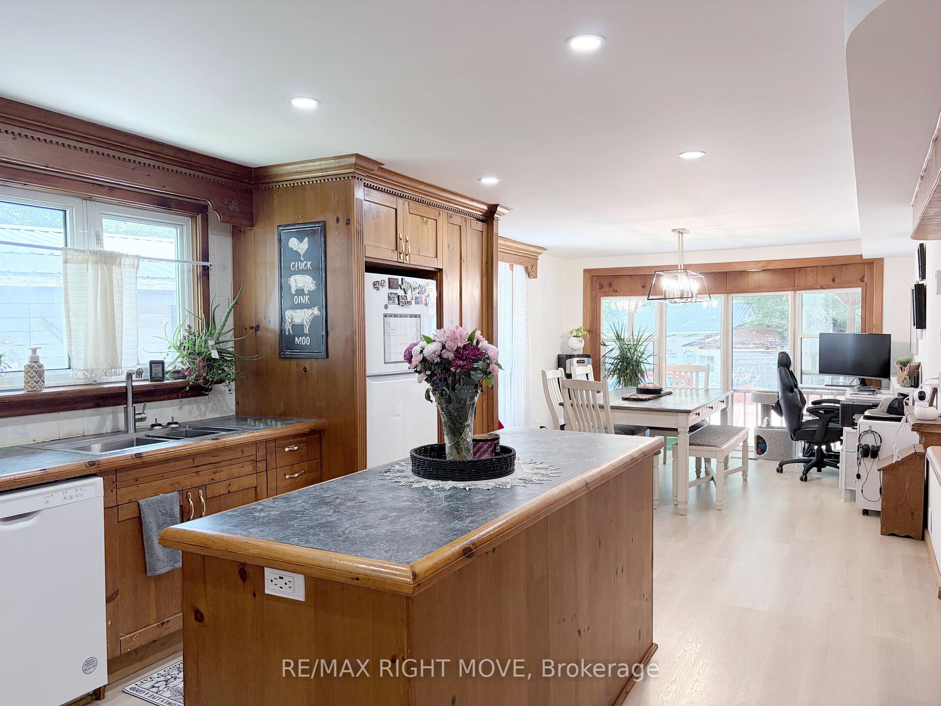 Photo 9 of 1062 4 Seasons Road, Gravenhurst, Morrison — HOMEH