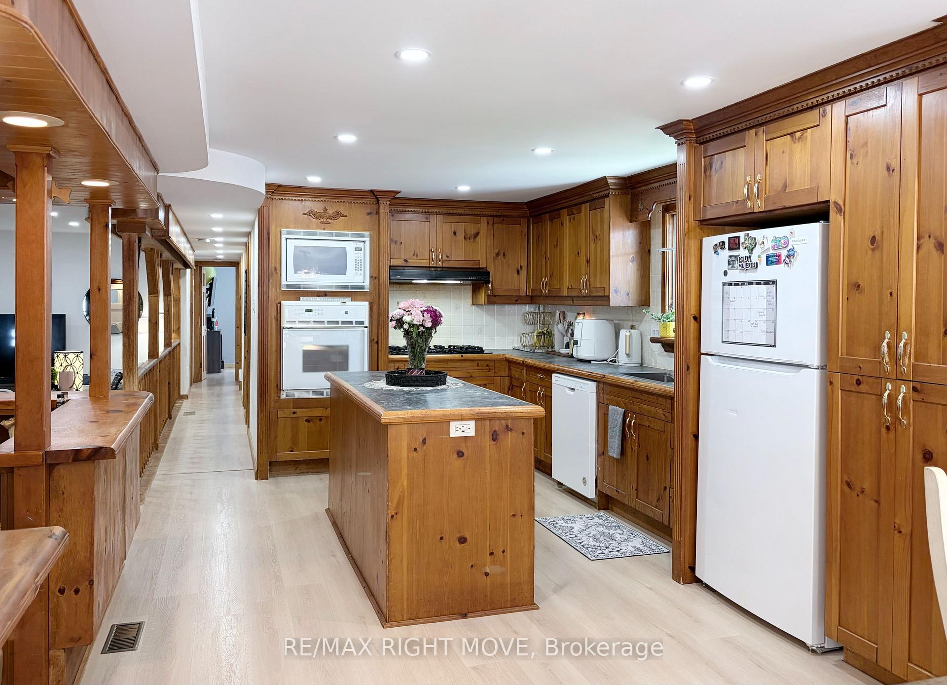 Photo 10 of 1062 4 Seasons Road, Gravenhurst, Morrison — HOMEH