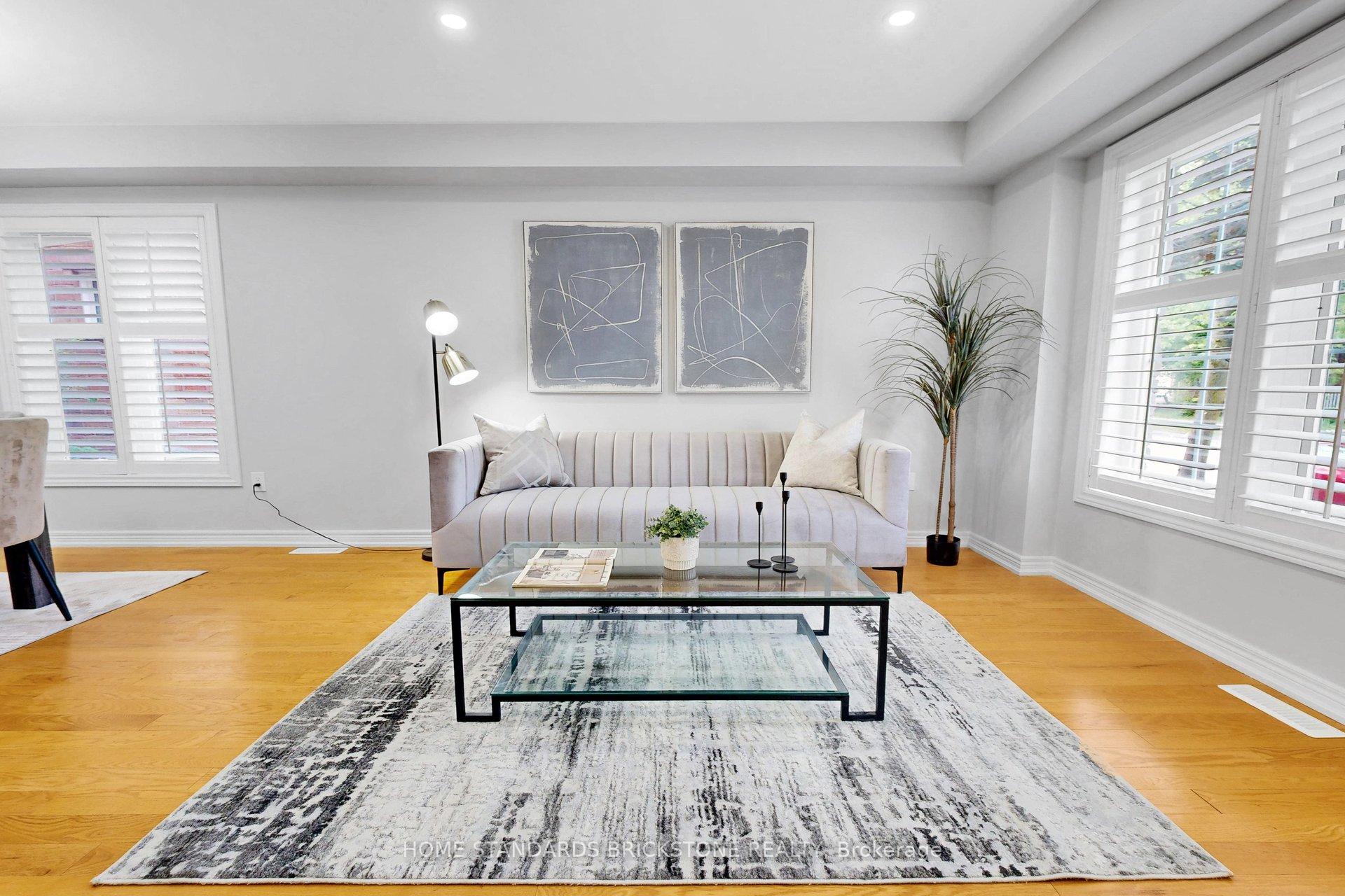 Photo 5 of 4 Apollo Drive, Richmond Hill, Jefferson — HOMEH