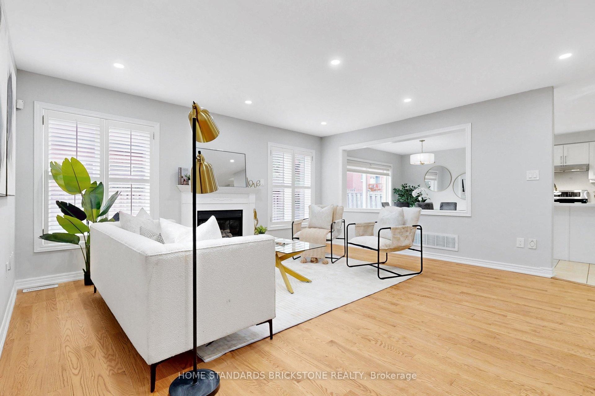 Photo 19 of 4 Apollo Drive, Richmond Hill, Jefferson — HOMEH