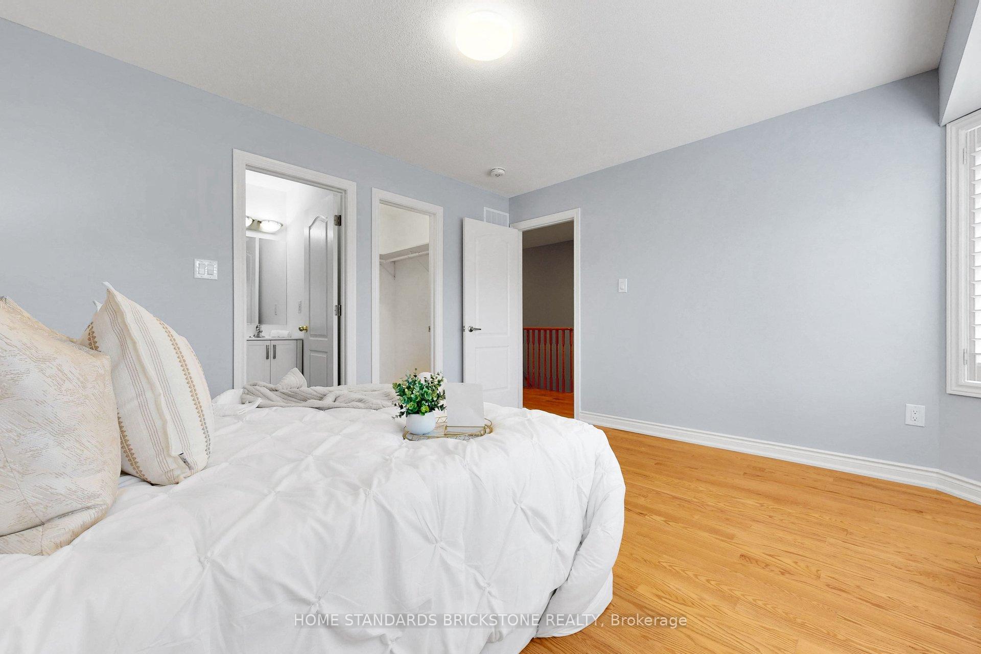 Photo 35 of 4 Apollo Drive, Richmond Hill, Jefferson — HOMEH