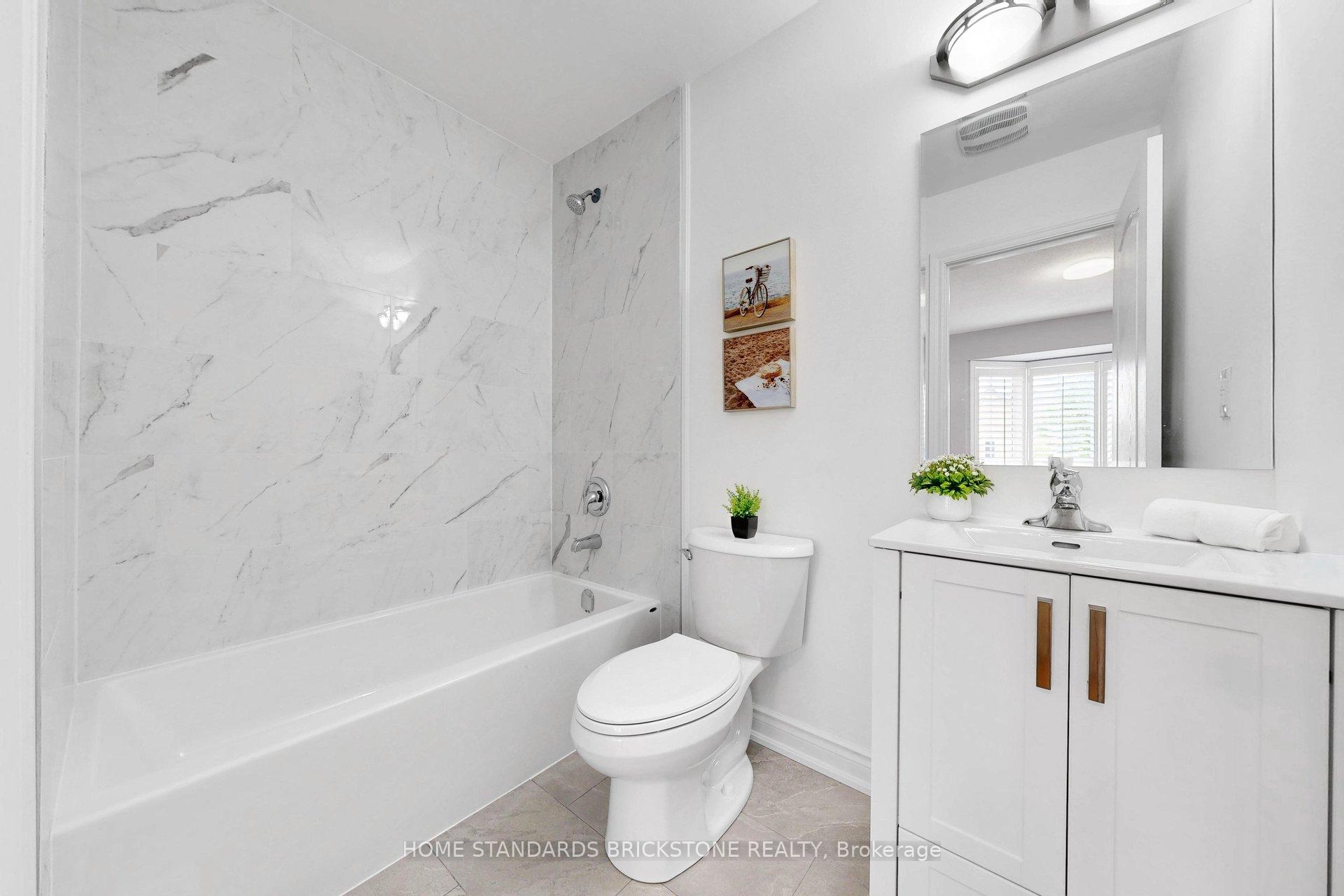 Photo 36 of 4 Apollo Drive, Richmond Hill, Jefferson — HOMEH