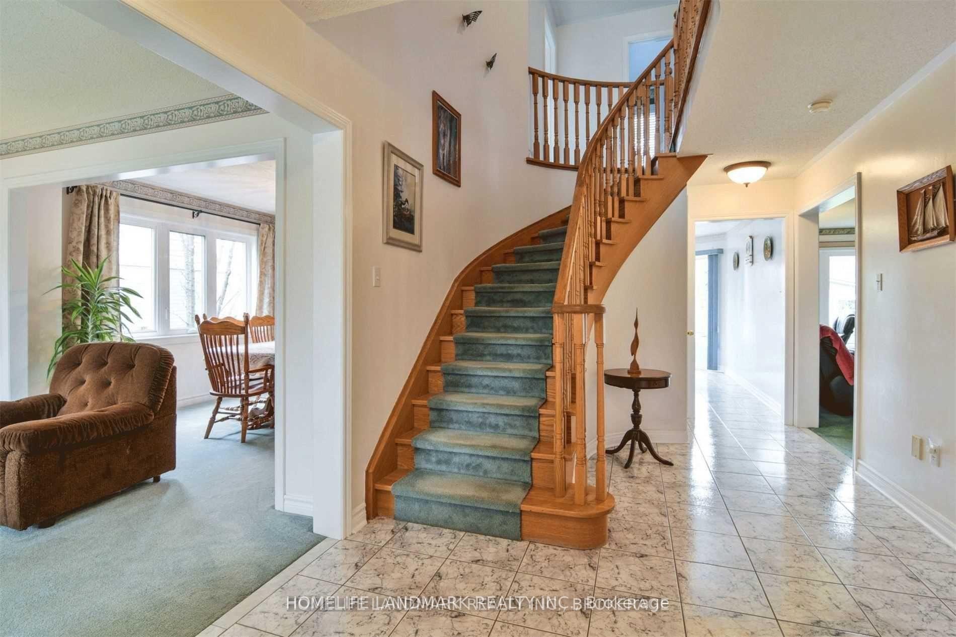 Photo 5 of 2914 Peacock Drive, Mississauga, Central Erin Mills — HOMEH