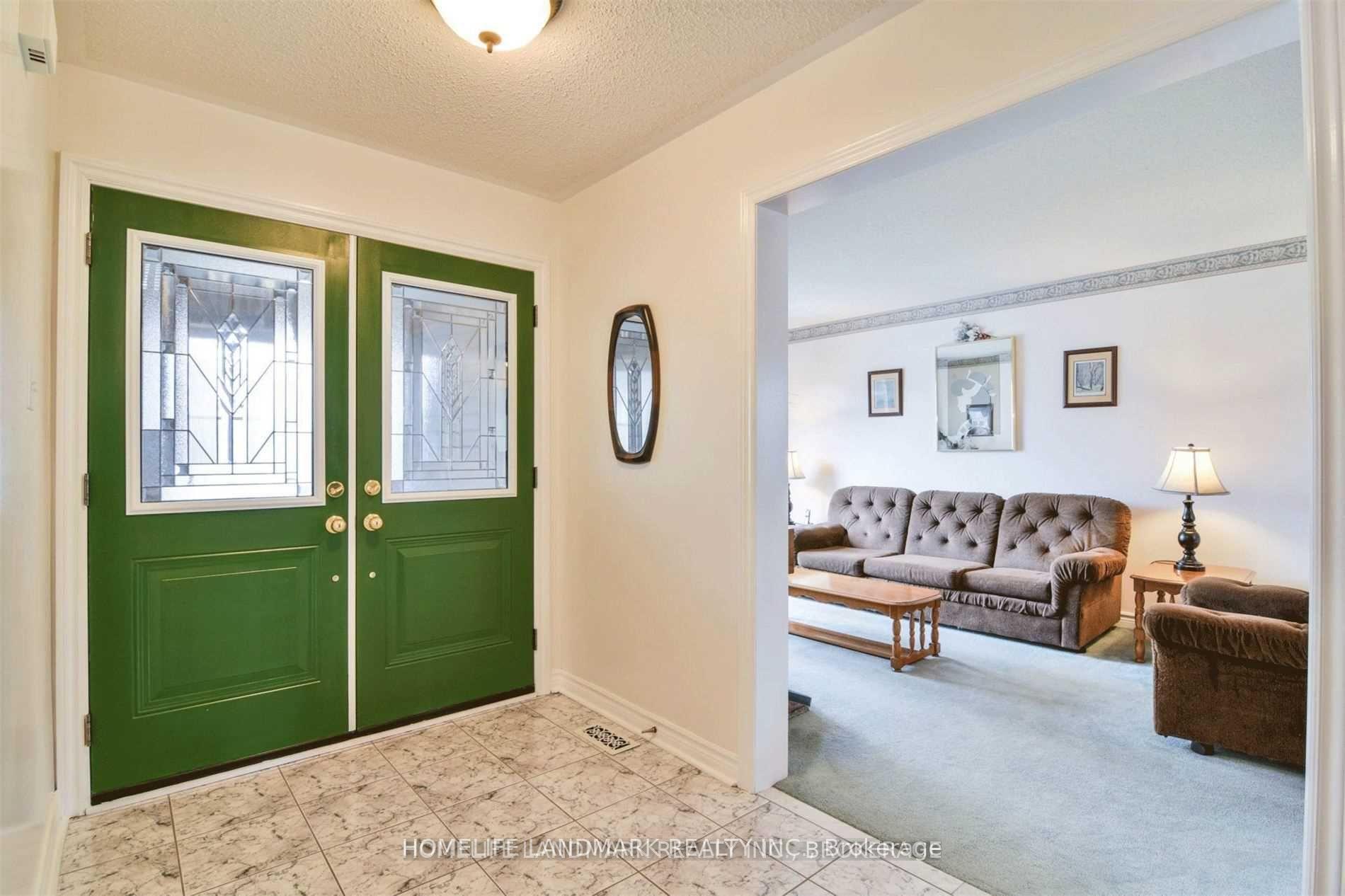 Photo 3 of 2914 Peacock Drive, Mississauga, Central Erin Mills — HOMEH