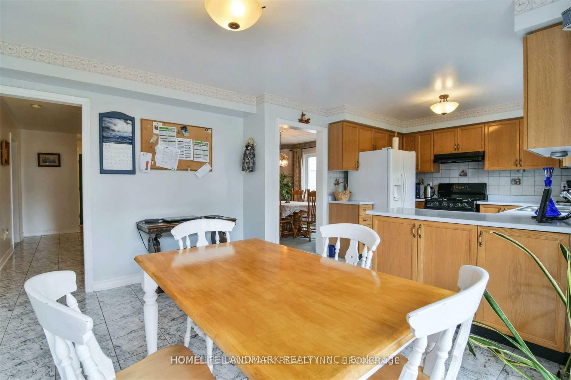 Photo 7 of 2914 Peacock Drive, Mississauga, Central Erin Mills — HOMEH