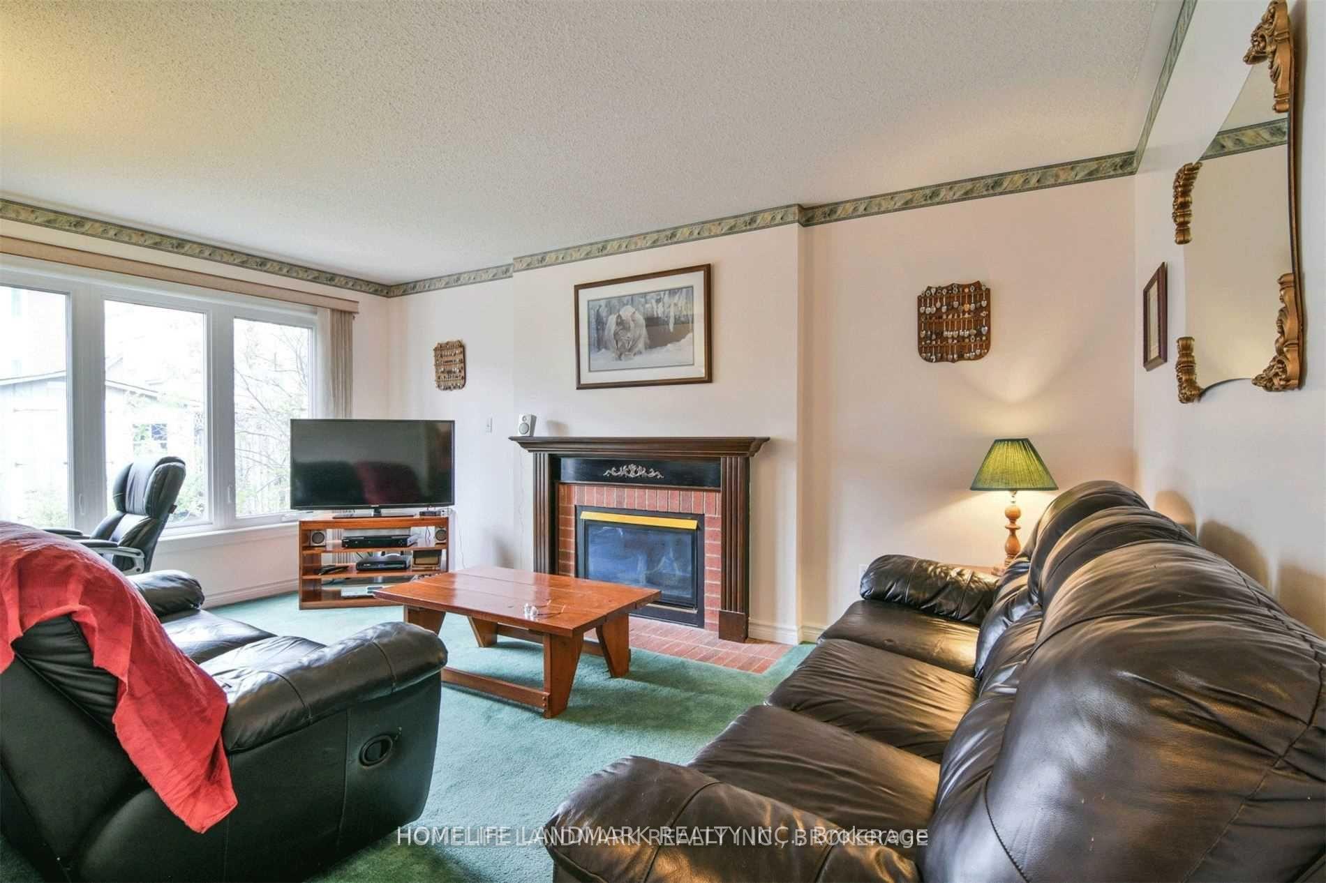 Photo 10 of 2914 Peacock Drive, Mississauga, Central Erin Mills — HOMEH