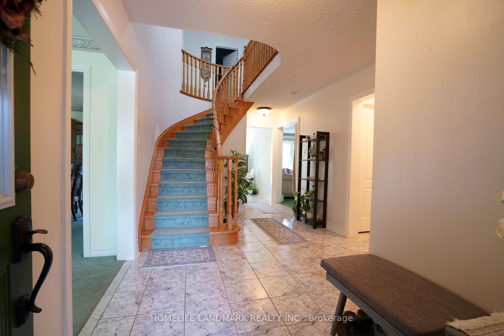 Photo 4 of 2914 Peacock Drive, Mississauga, Central Erin Mills — HOMEH
