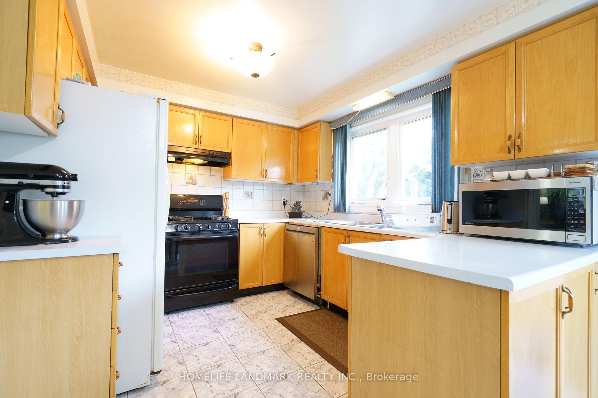 Photo 11 of 2914 Peacock Drive, Mississauga, Central Erin Mills — HOMEH