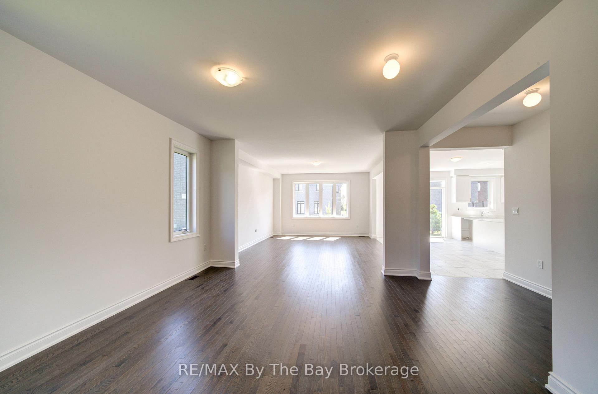 Photo 5 of 25 Amber Drive, Wasaga Beach — HOMEH