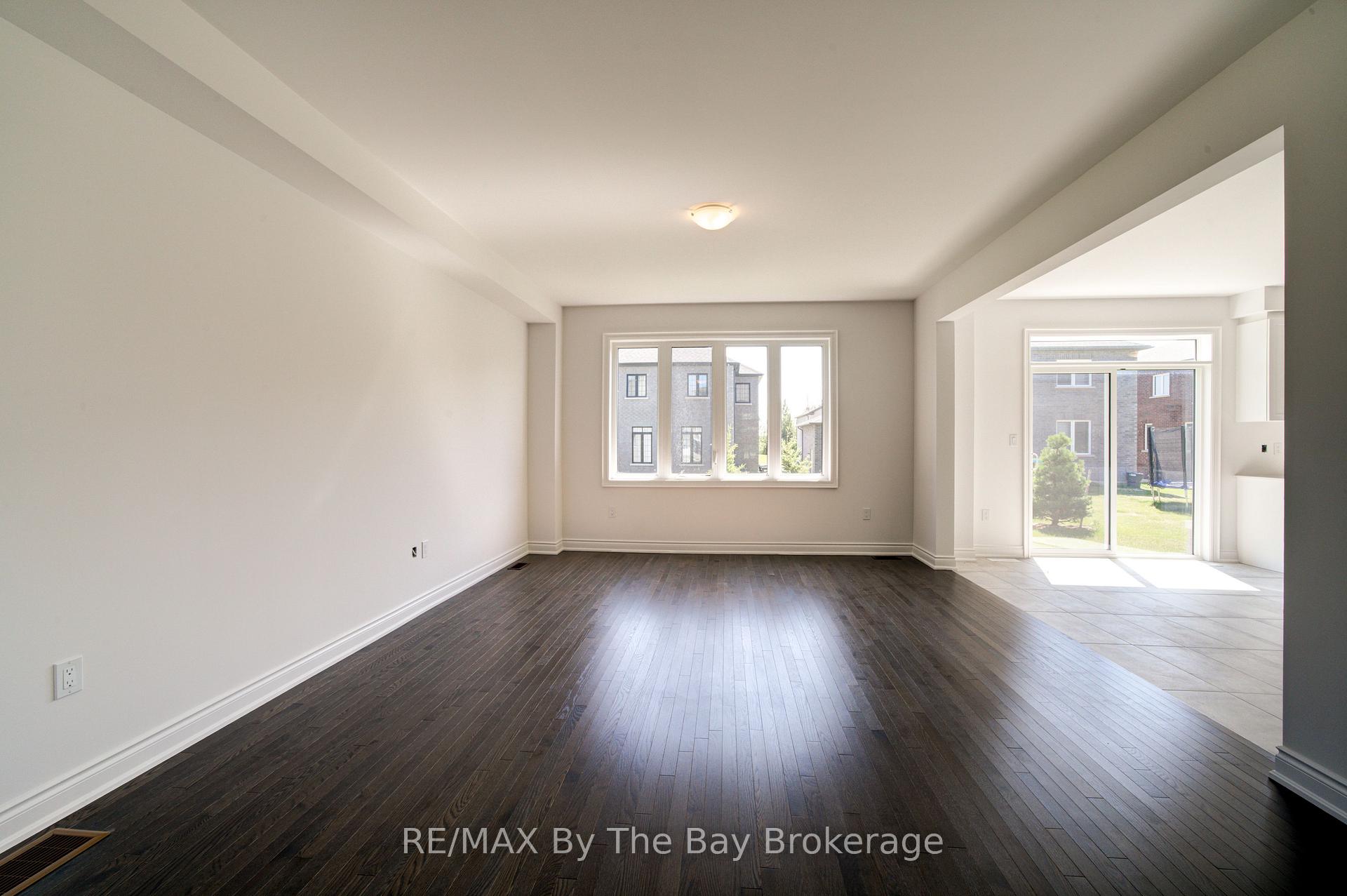 Photo 9 of 25 Amber Drive, Wasaga Beach — HOMEH