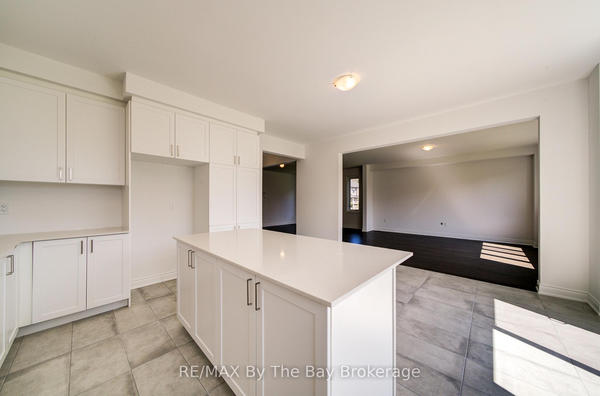 Photo 14 of 25 Amber Drive, Wasaga Beach — HOMEH