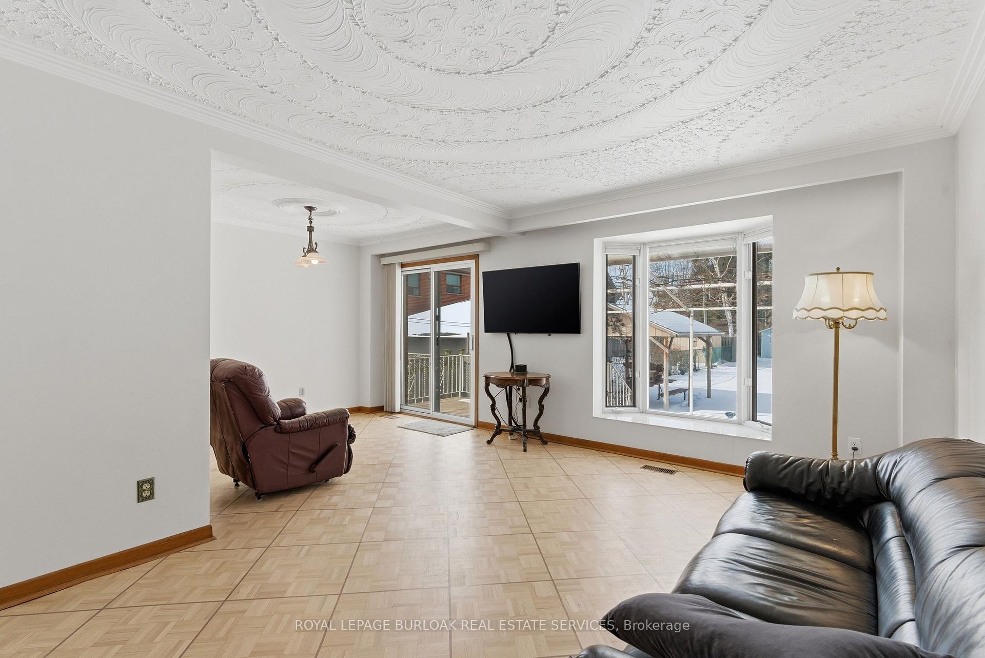 Photo 6 of 44 Browns Line, Etobicoke, Alderwood — HOMEH