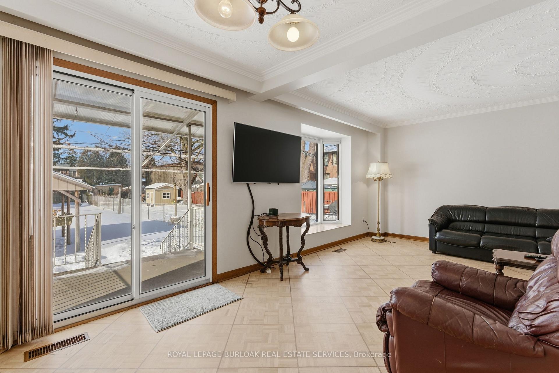 Photo 7 of 44 Browns Line, Etobicoke, Alderwood — HOMEH