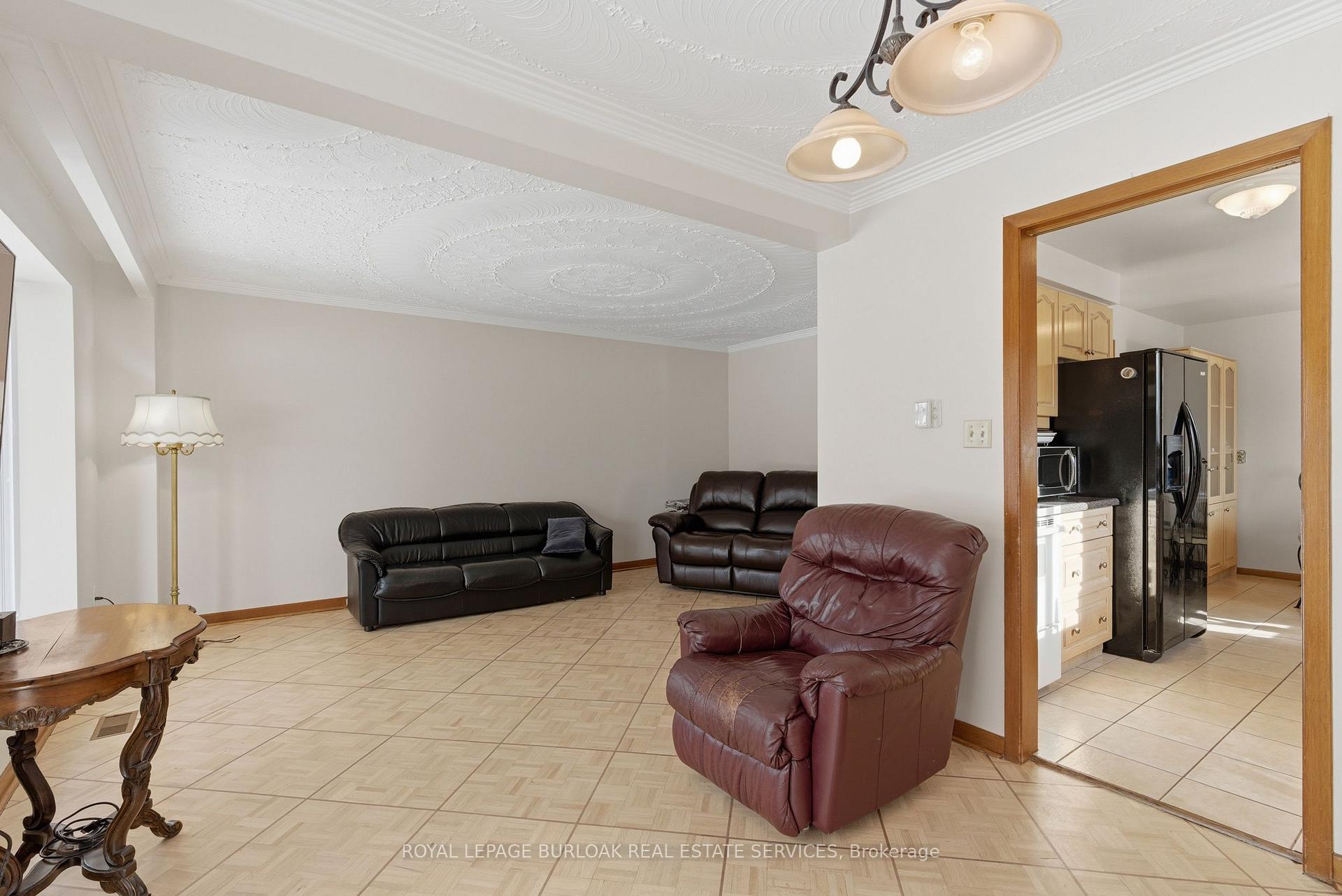 Photo 8 of 44 Browns Line, Etobicoke, Alderwood — HOMEH