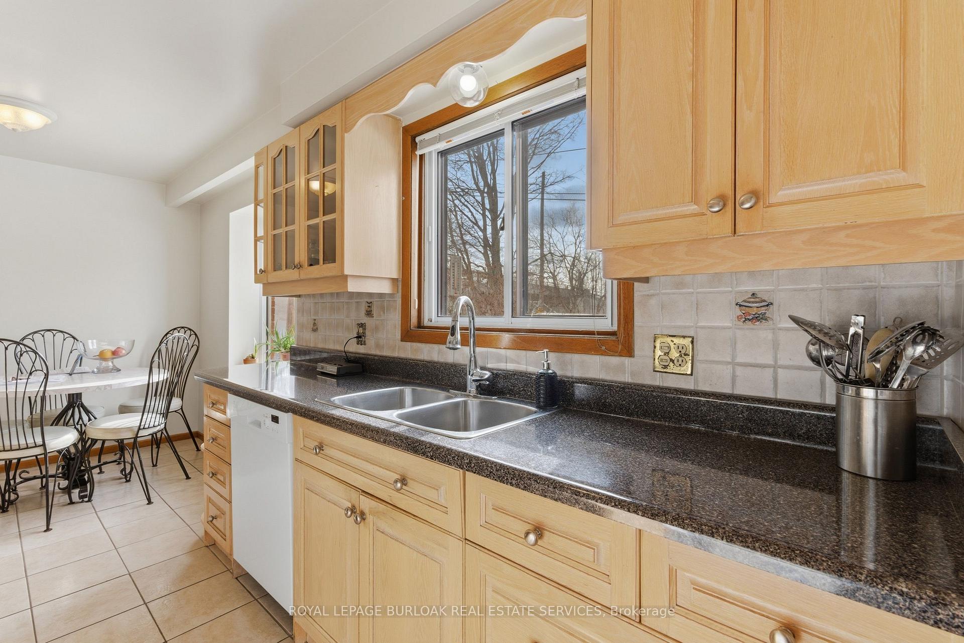 Photo 9 of 44 Browns Line, Etobicoke, Alderwood — HOMEH
