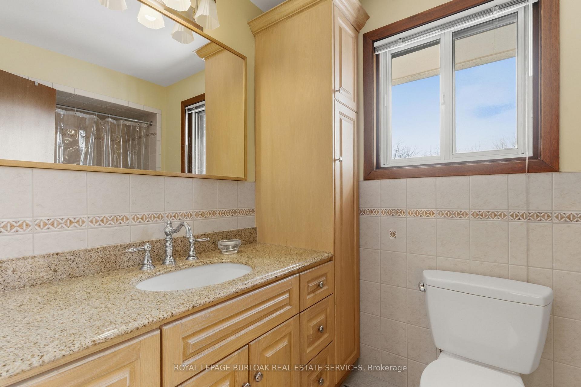 Photo 17 of 44 Browns Line, Etobicoke, Alderwood — HOMEH