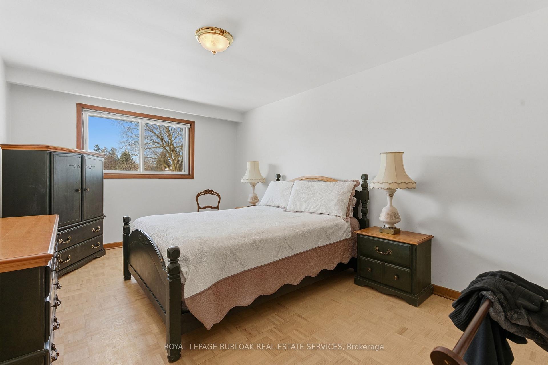 Photo 21 of 44 Browns Line, Etobicoke, Alderwood — HOMEH