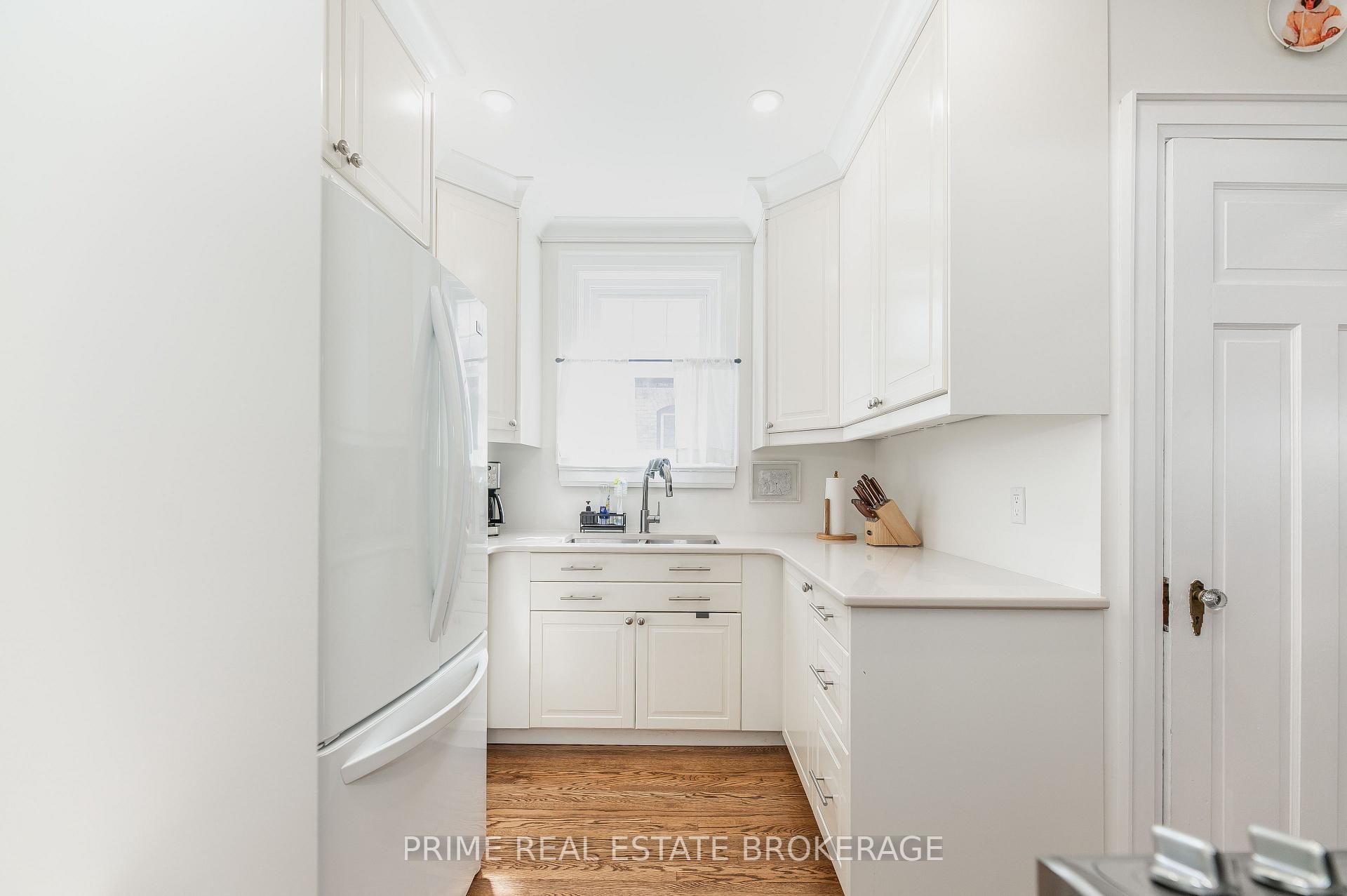Photo 10 of 29 Wellington Street, St. Thomas — HOMEH