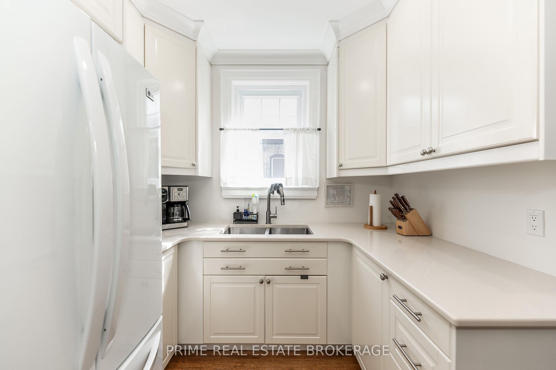 Photo 11 of 29 Wellington Street, St. Thomas — HOMEH